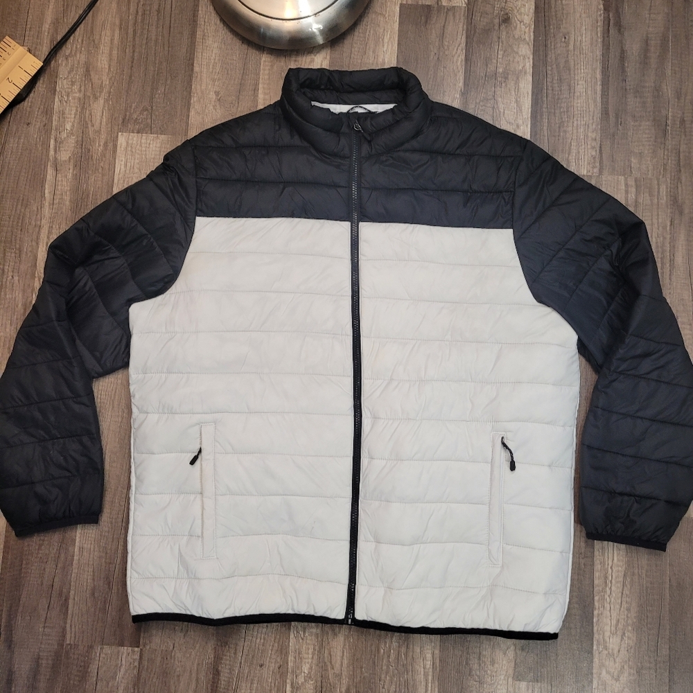 Swiss Tech Black/White Puffer Jacket Size XL